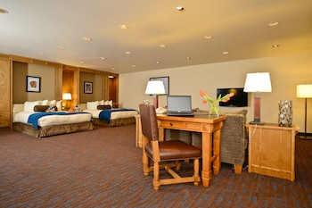 Room, Multiple Beds, Kitchen, Courtyard Area