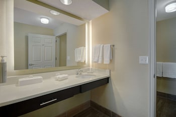 Suite, 1 King Bed, Accessible (Roll-in Shower)