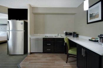 Suite, 1 King Bed, Accessible (Roll-in Shower)