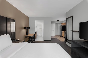 Studio Suite, 1 Queen Bed
