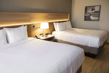 Room, 2 Queen Beds, Non Smoking