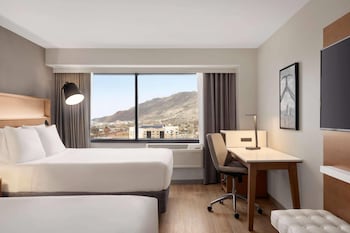 Room, 2 Queen Beds, Non Smoking