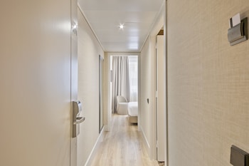 Room (Mini)