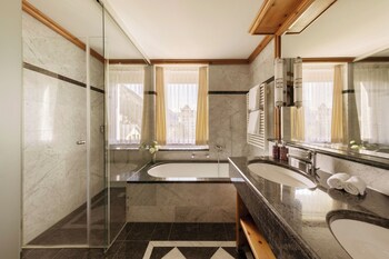 Bellaval Suite