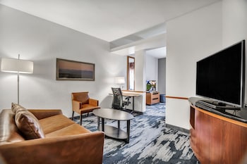 Studio, 1 King Bed with Sofa bed (Hearing Accessible)