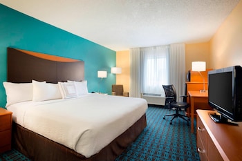 Room, 1 King Bed (Mobility/Hearing Access, Roll-in Shwr)