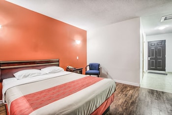 Standard Room, 1 Queen Bed, Smoking, Refrigerator & Microwave