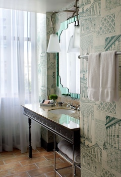 Suite, 1 King Bed (Grand)