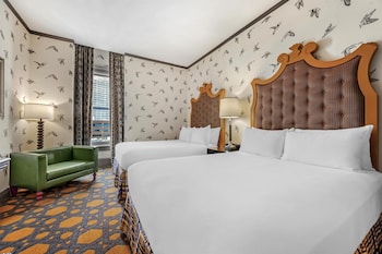Deluxe Room, 2 Double Beds (Roll in Shower)