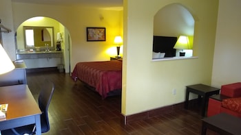 Suite, 1 King Bed, Non Smoking