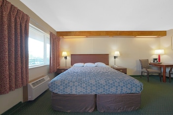 Basic Room, 1 Queen Bed