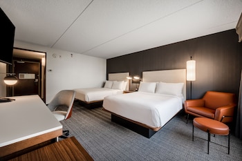 Room, 2 Queen Beds (Mobility/Hearing Accessible, Tub)