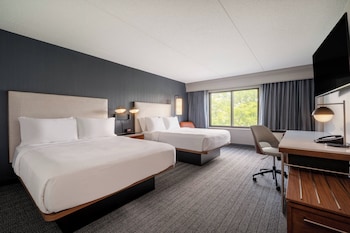 Room, 2 Queen Beds (Mobility/Hearing Accessible, Tub)