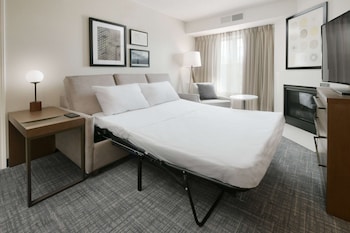 Room, 1 Queen Bed with Sofa bed, Accessible (Hearing)