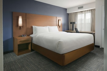 Room, 1 Queen Bed with Sofa bed, Accessible (Hearing)