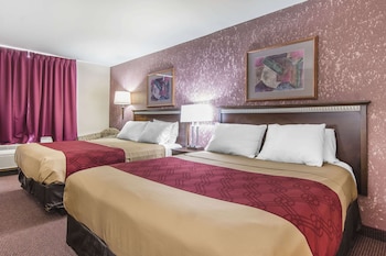 Standard Room, 2 Queen Beds, Non Smoking