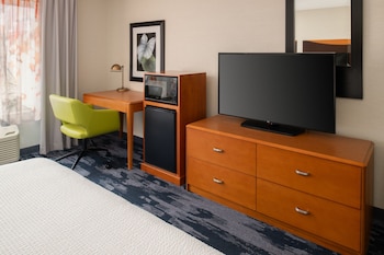 Room, 1 King Bed, Hearing Accessible (Transfer Shower & Roll-in Shower)