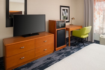 Room, 1 King Bed, Hearing Accessible (Transfer Shower & Roll-in Shower)