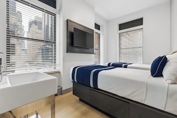 DOUBLE ROOM(Separate Beds)-SHARED BATHROOM