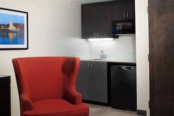 Deluxe Room, 1 King Bed, Accessible (Hearing)