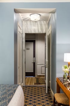 Suite (Francis Marion)