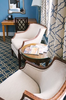 Deluxe Room, 1 King Bed, Harbor View