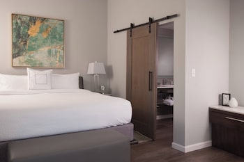 Suite, 1 Bedroom, Balcony