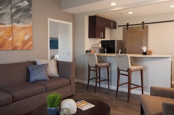 Suite, 1 Bedroom, Balcony
