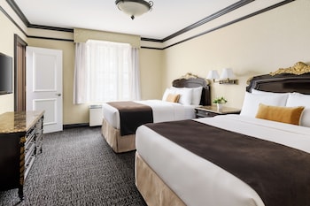 Deluxe Suite, 2 Queen Beds
