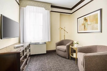 Deluxe Suite, 2 Queen Beds