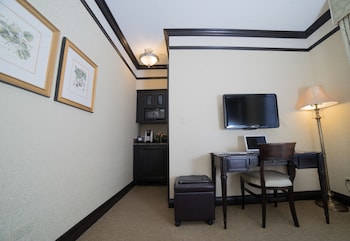 Deluxe Suite, 2 Queen Beds