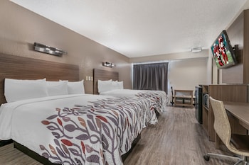 Deluxe Room, 2 Queen Beds, Smoking