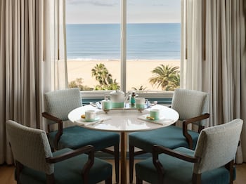 Suite, 1 King Bed, Oceanfront