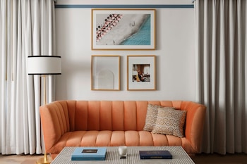 Suite, 1 King Bed