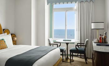 Signature Suite, Oceanfront