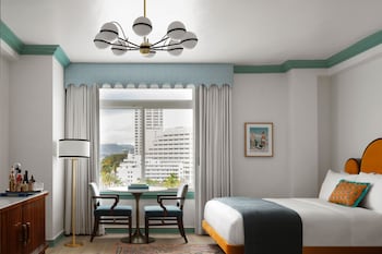 Deluxe Room, 1 King Bed (High Floor)
