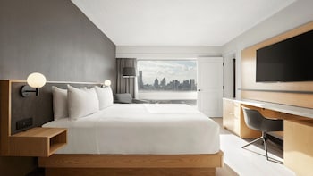 Suite, 1 King Bed with Sofa bed