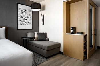 Room, 2 Queen Beds (high floor)