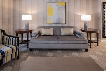 Julius Premium Studio Suite King