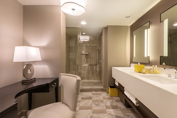 Julius Executive Studio Suite King Strip View Non-Smoking