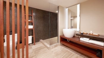 Nobu Luxury Room, 2 Queen Beds