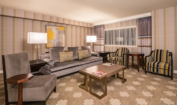 Julius Executive Suite King