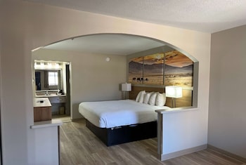 Standard Room, 1 King Bed, Smoking