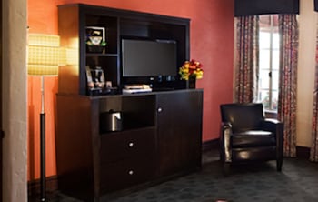 Standard Room, 1 Queen Bed