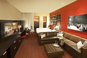 Double or Twin Room, 1 King Bed with Sofa bed