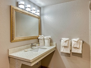 Standard Room, 2 Queen Beds, Accessible, Non Smoking (Roll-In Shower)