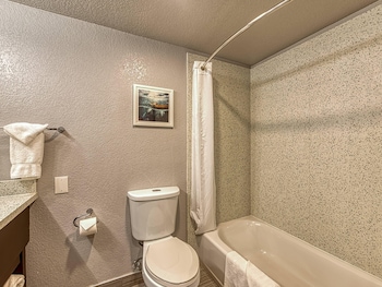 Standard Room, 2 Queen Beds, Non Smoking, Balcony