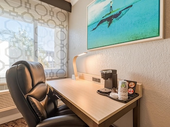 Standard Room, 2 Queen Beds, Accessible, Non Smoking (Roll-In Shower)