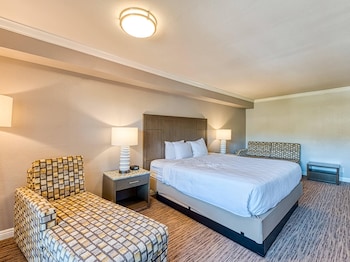 Standard Room, 1 King Bed, Non Smoking, Balcony