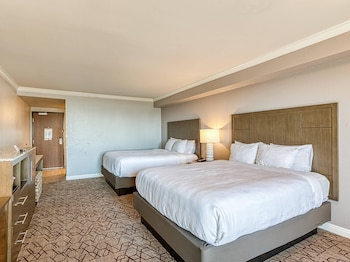 Standard Room, 2 Queen Beds, Non Smoking, Balcony